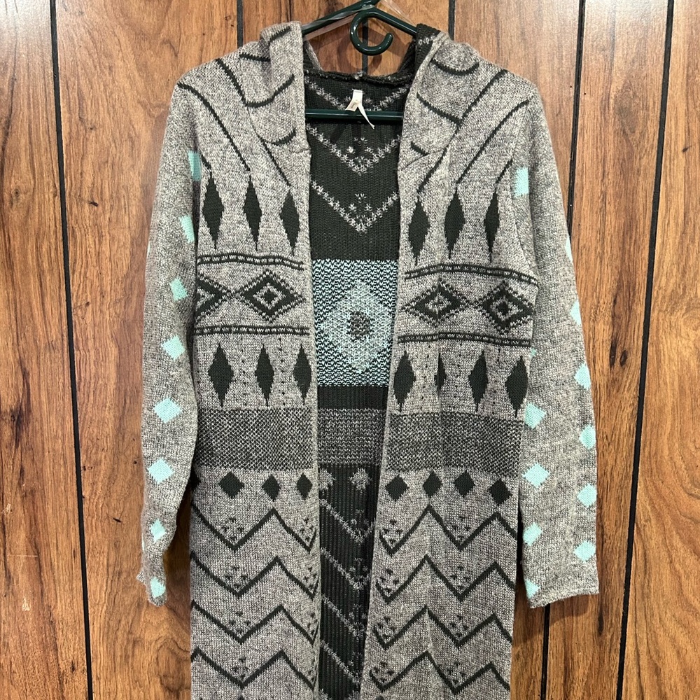 Spicy Sugar Aztec Print Long cardigan Hoodie Sweater women’s Size Small
